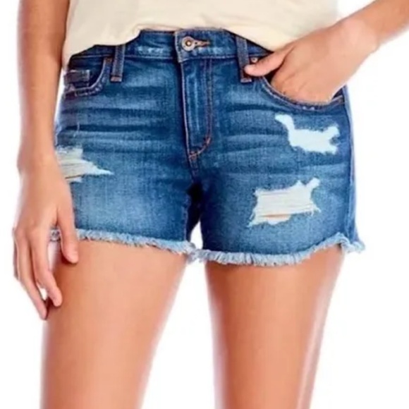 Cut loose in these sassy Joe's Jeans Cut Offs! - Picture 4 of 13